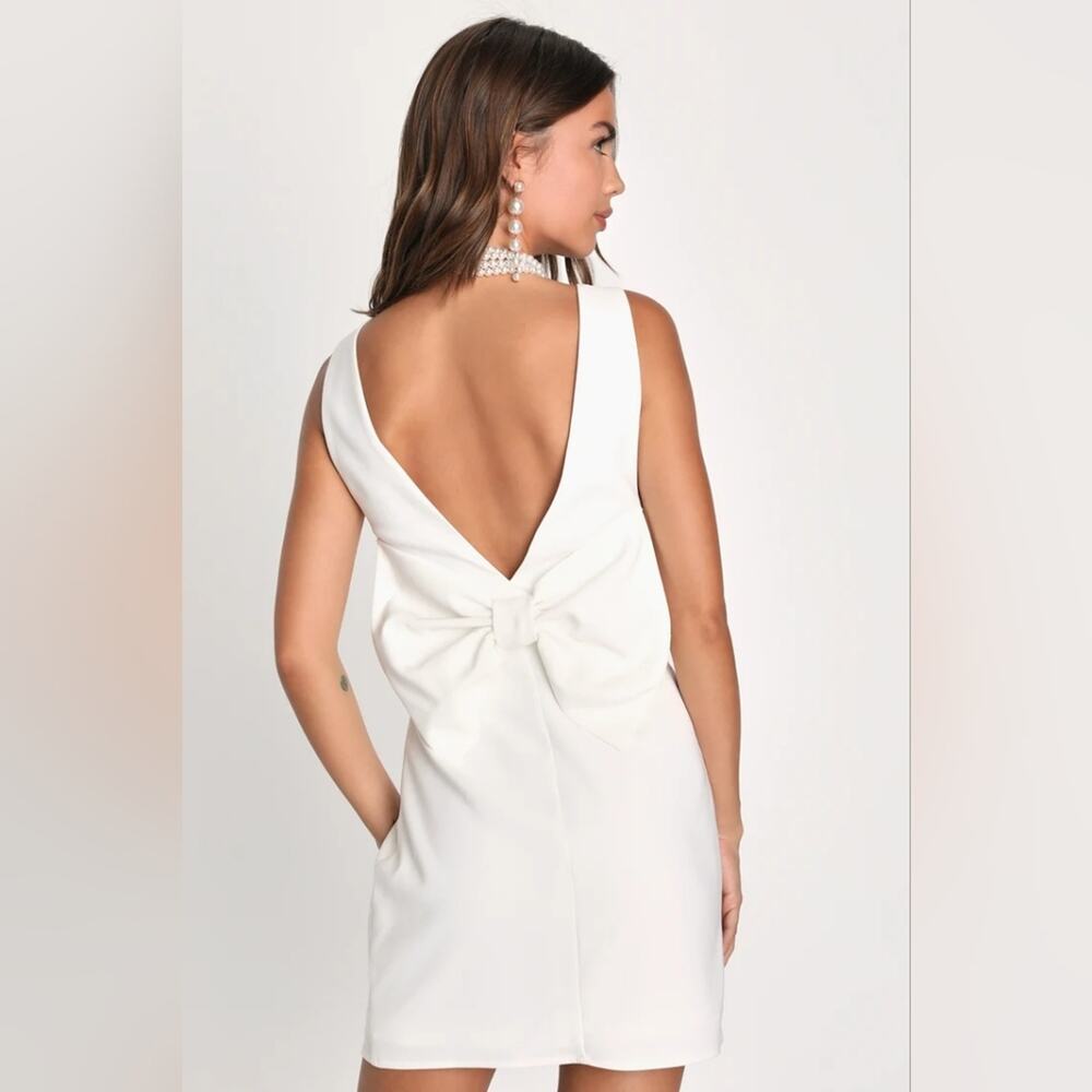 Lulu’s Blissfully Beaming White Sleeveless Bow Mini Dress (M)